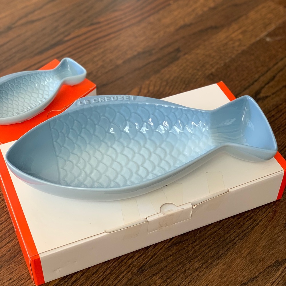 New Le Creuset Coastal Blue Large + Small Fish Dishes - Picture 2 of 8